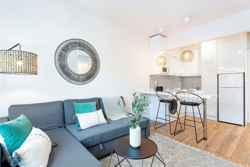 1 Bd With Balcony Perfect Location Sta Marta II