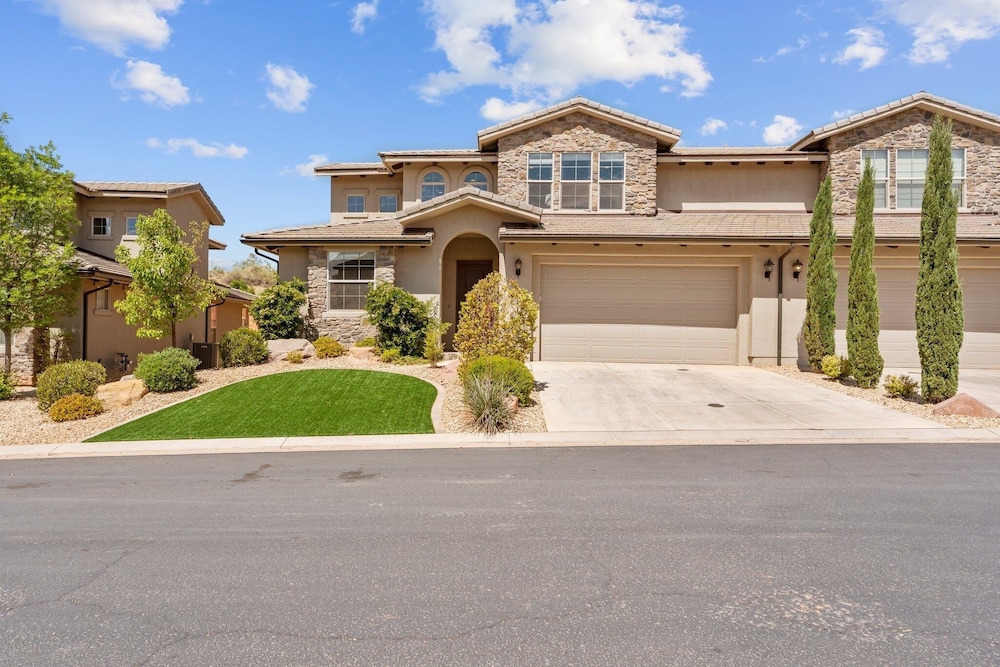 Desert Serenity 4 Bedroom Townhouse
