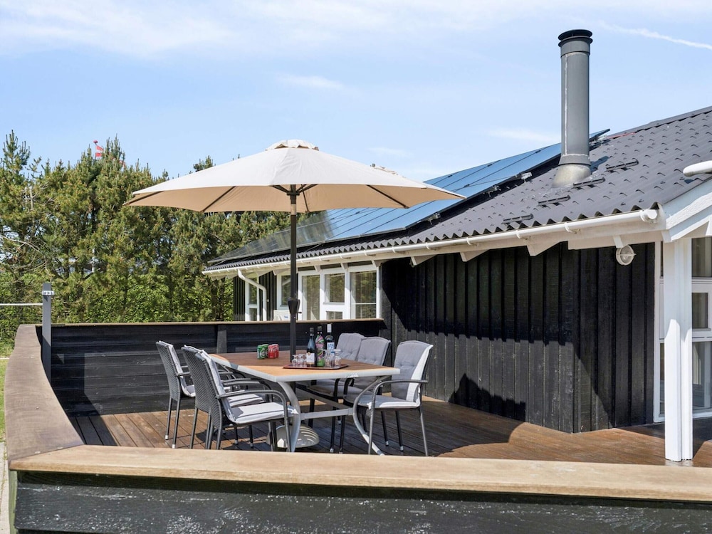 5 Star Holiday Home in Hals