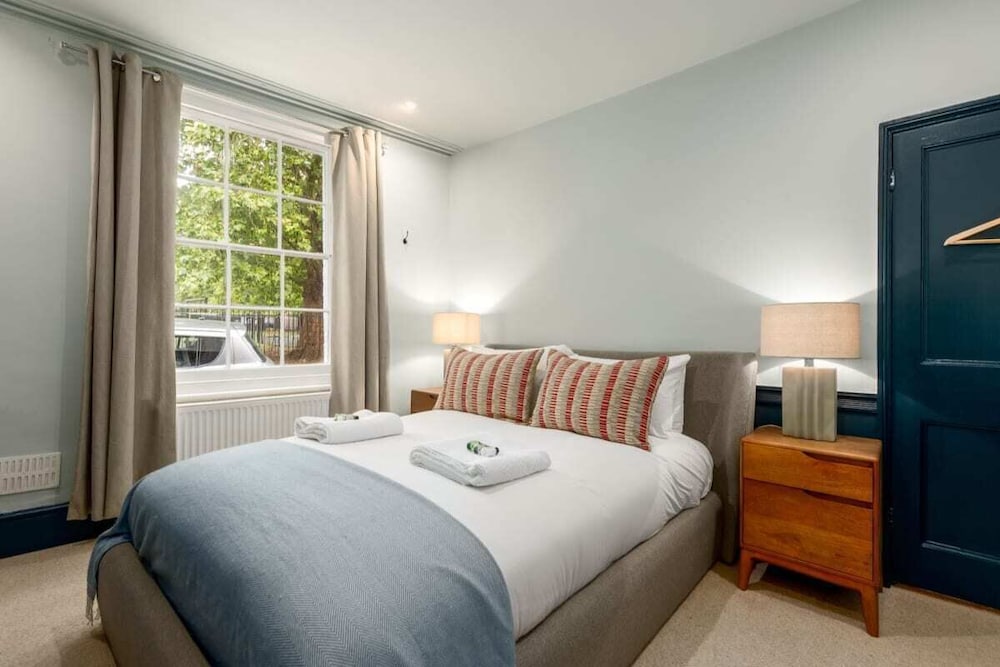 The Victorian House - Enticing 3bdr House With Garden view 3