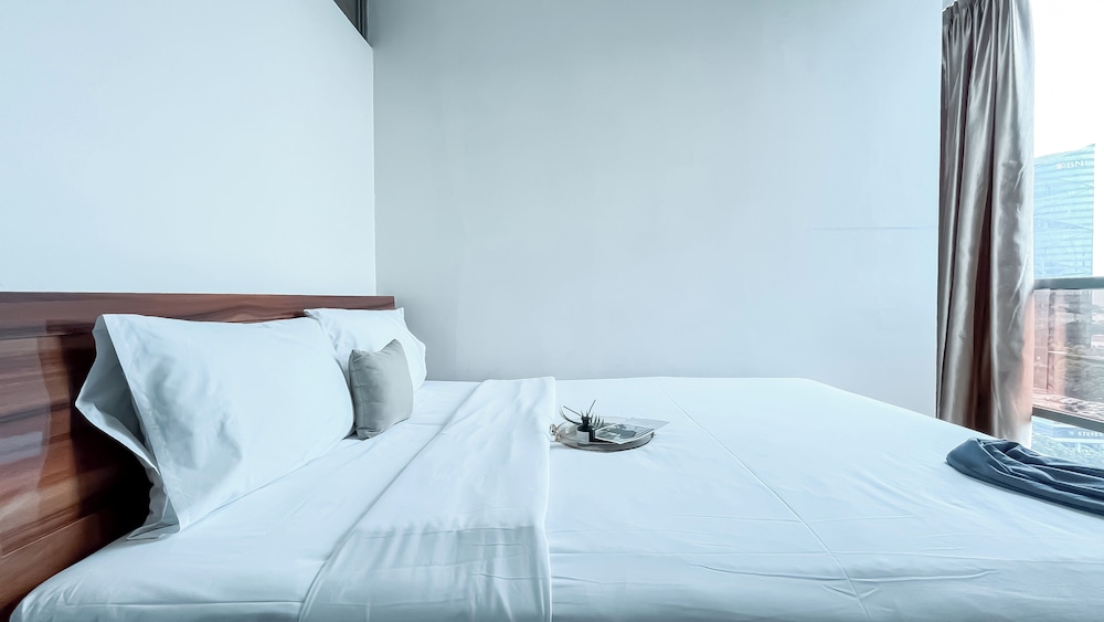 Spacious 2BR Apartment at GP Plaza