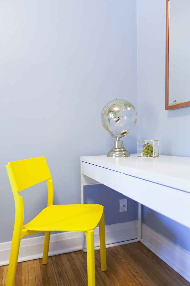 Bright 4-Bedroom in Forest Hill - Image 4