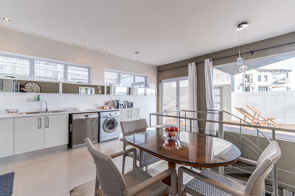 Greenways Beach House
