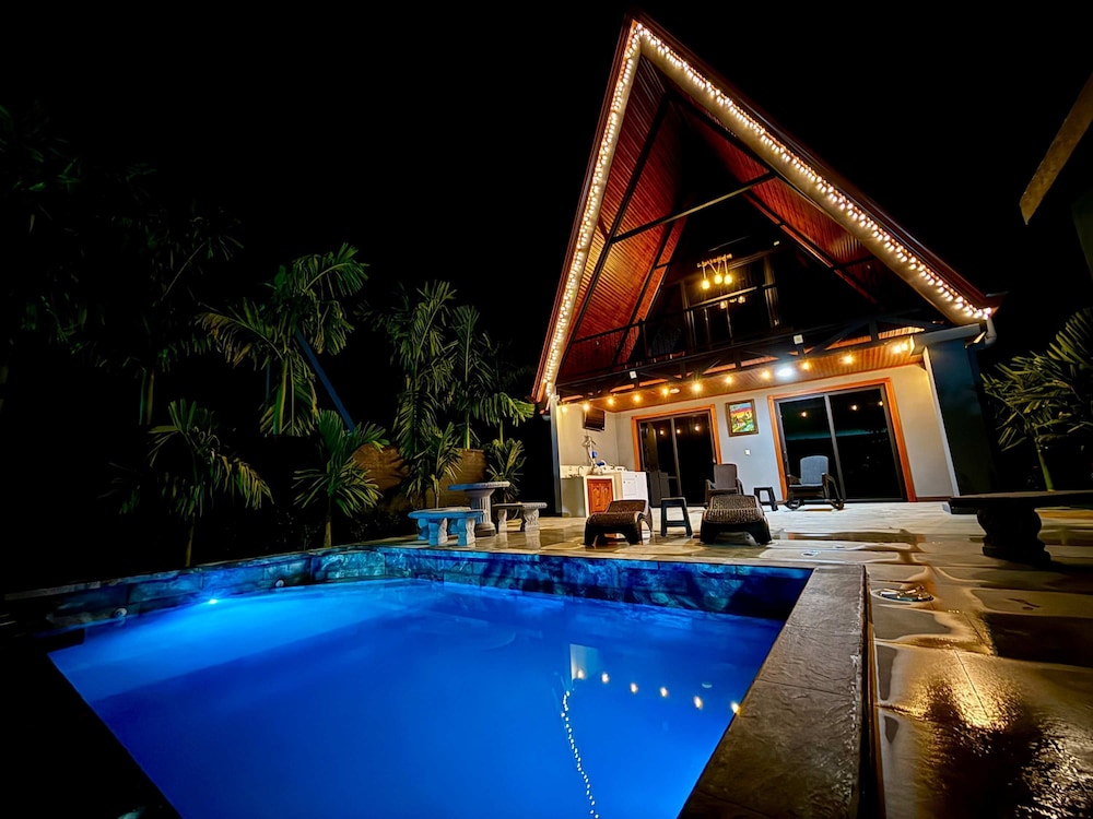 Nayari Arenal Farmstay A-frame Chalet La Fortuna