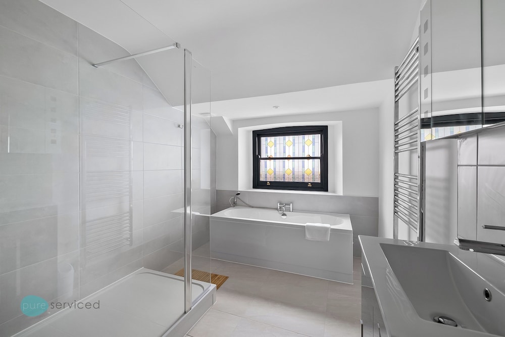 Windsor Villas by Pureserviced
