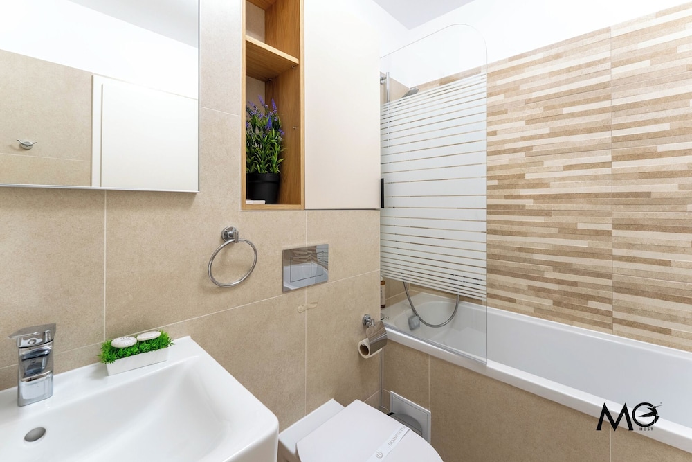 MoHost Sabina - Luxury with Balcony