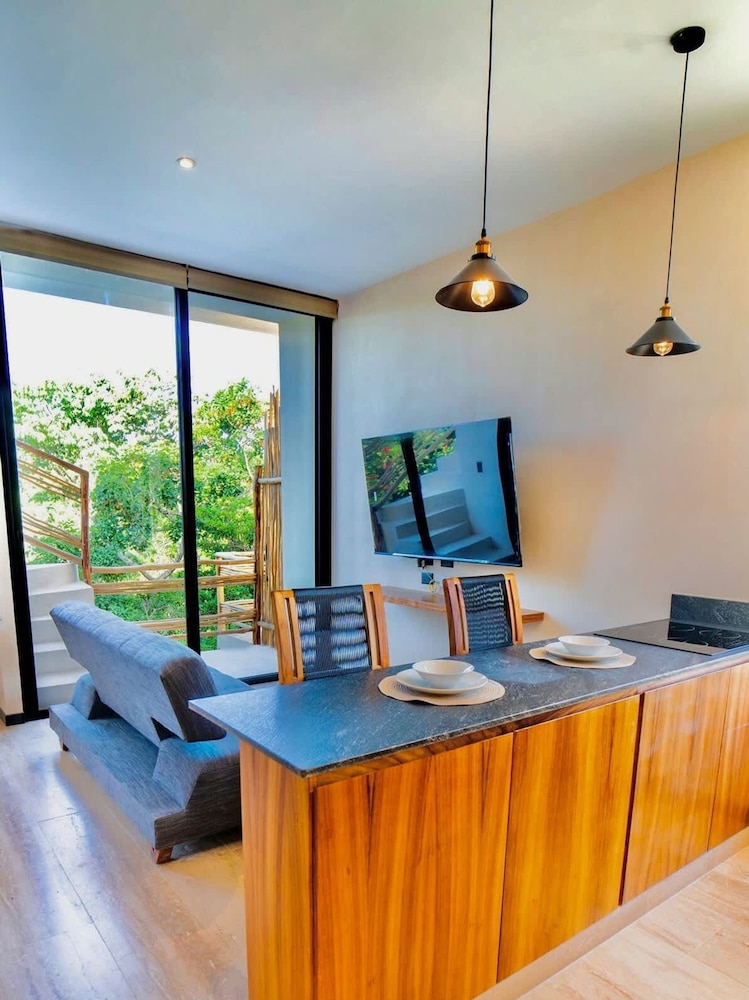 Great Located Studio PH With Private Pool by Waves Management