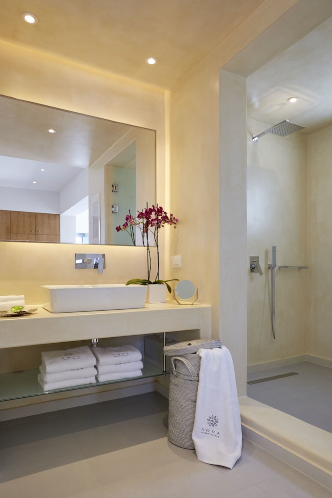 Nova Luxury Suites