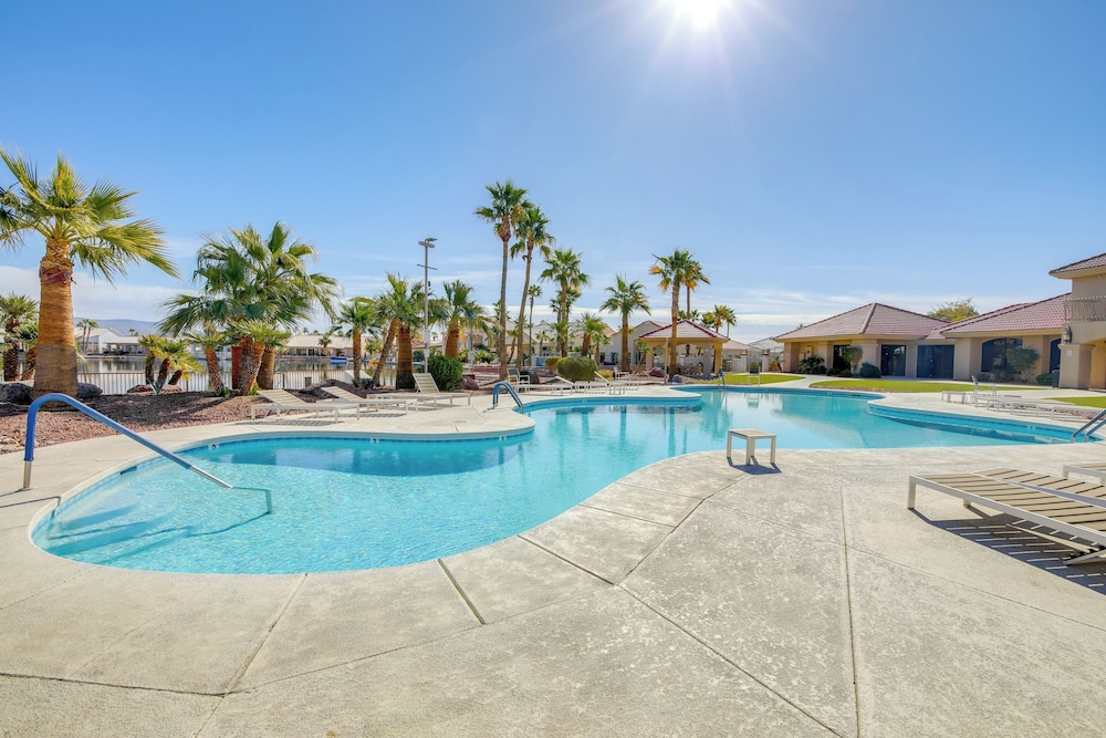 Spacious Luxe Home w/ Lake Access in Fort Mohave!
