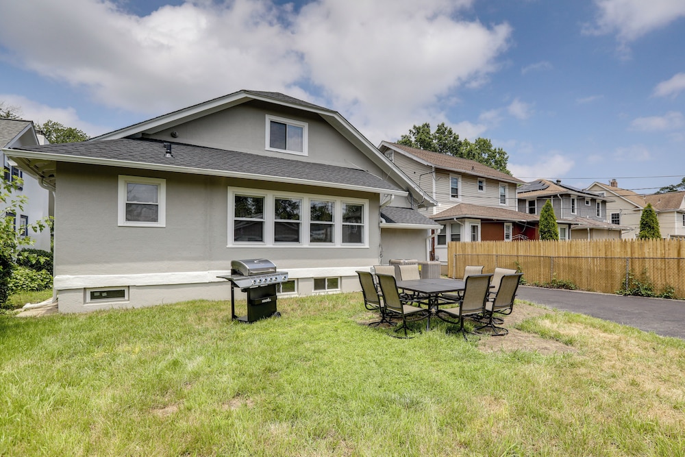 1 Mi to Beaches & Boardwalk: Asbury Park Retreat