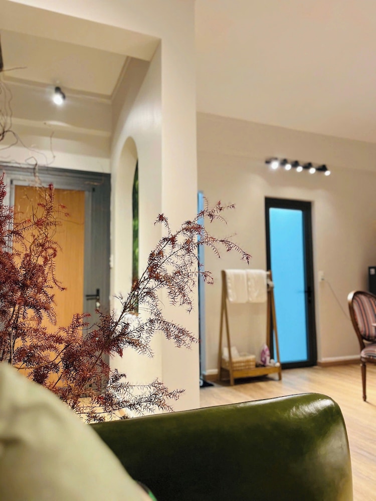 1 BR Nguyen Hue Walking St Bitexco