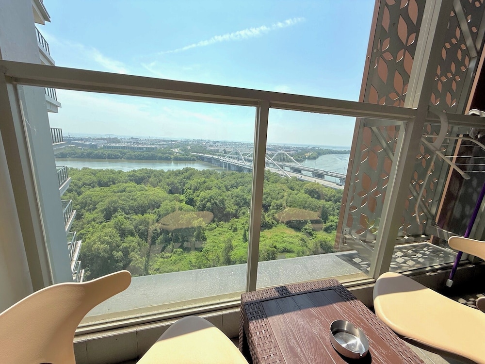 OneHOME Gold Coast PIK SeaView Apartment