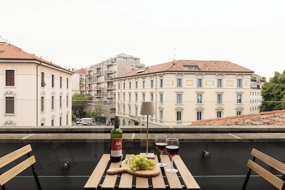 DONIZETTI STUDIOS