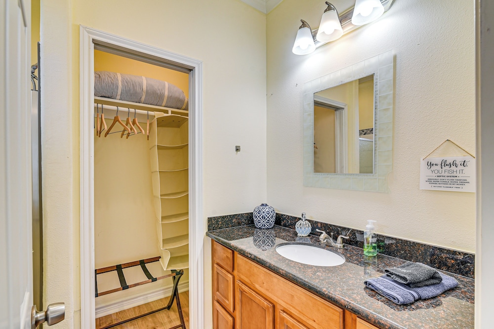 Gulf Views: Beachfront Bolivar Peninsula Escape!