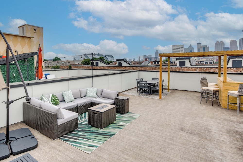 Chic Atlanta Vacation Rental ~ 1 Mi to Downtown!