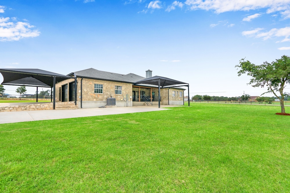 6A Ranch Luxury Meets Country!