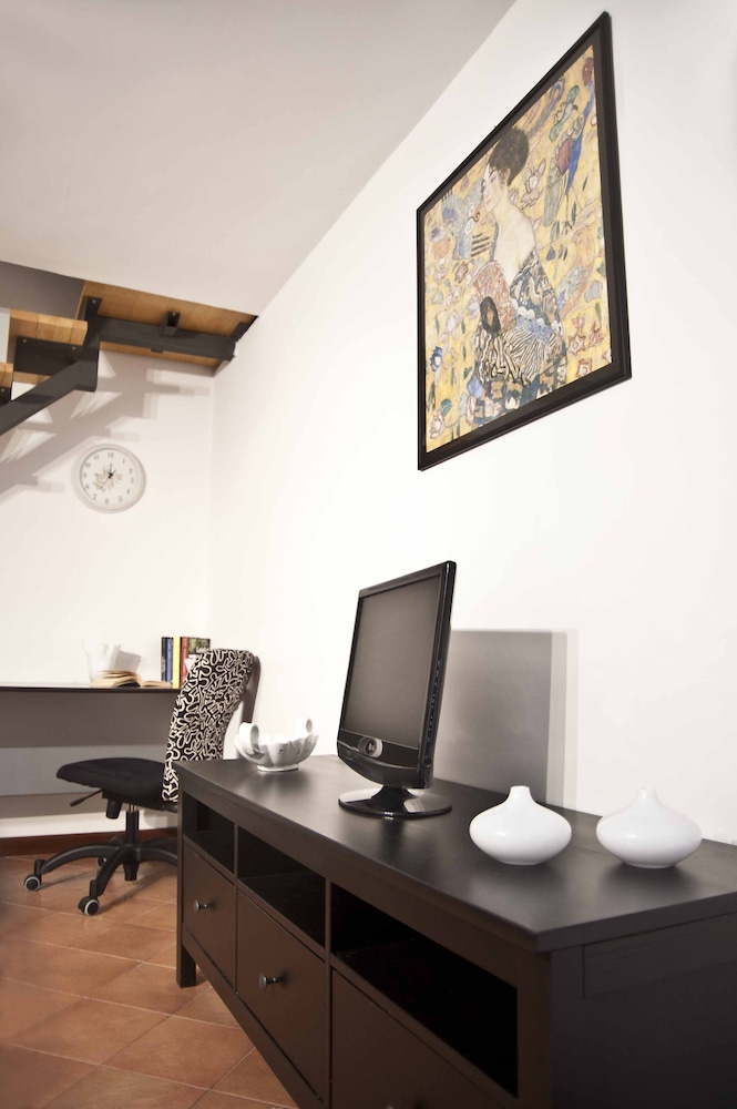Napul'è Apartment