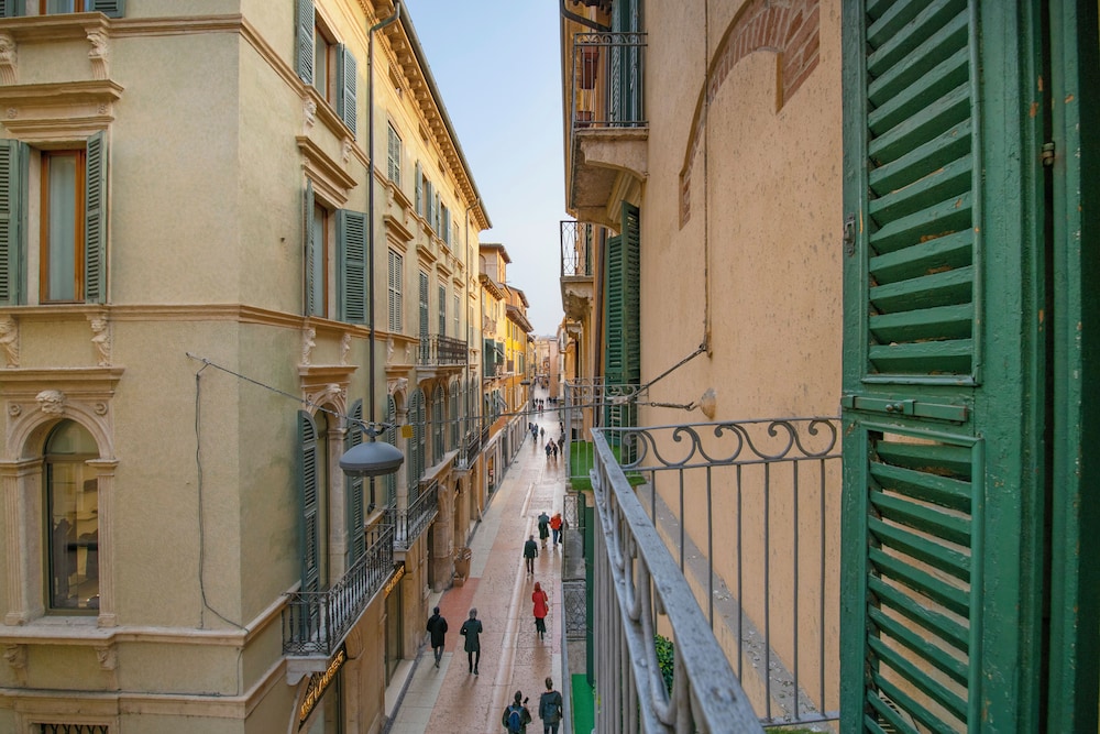 You & Me Corporation Home Verona Centro