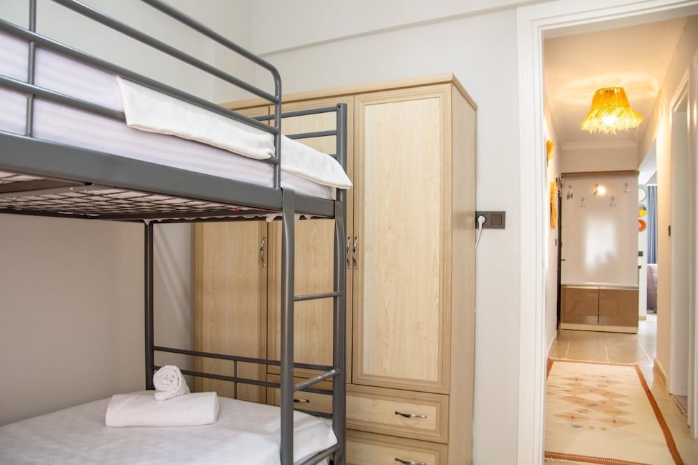Spacious and Furnished Flat Next to Beach in Didim view 5