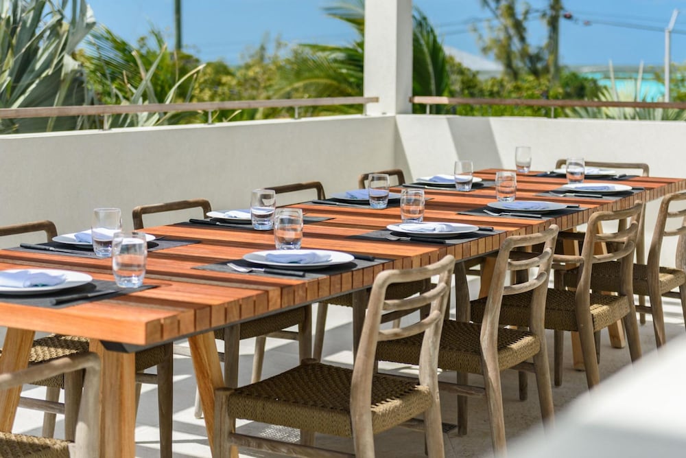 La Mer Villa West Luxury Oceanfront on Sapodilla Bay
