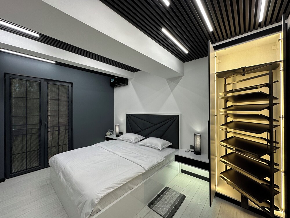 Apartment by Luxe Group MA777