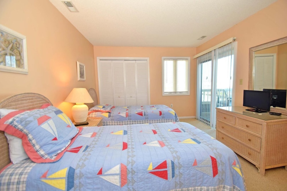 Seascape-heron Harbour 206-10 2 Bedroom Condo by RedAwning