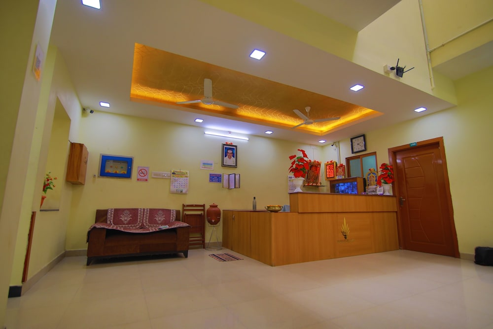 Nalli Plaza