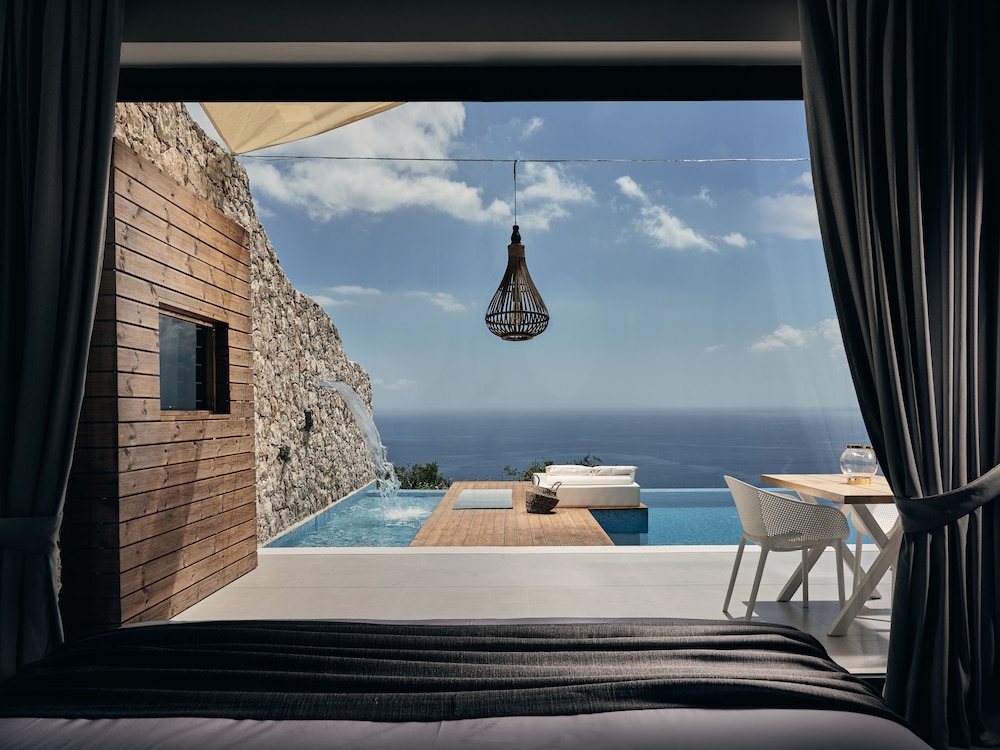 Emerald Villas & Suites