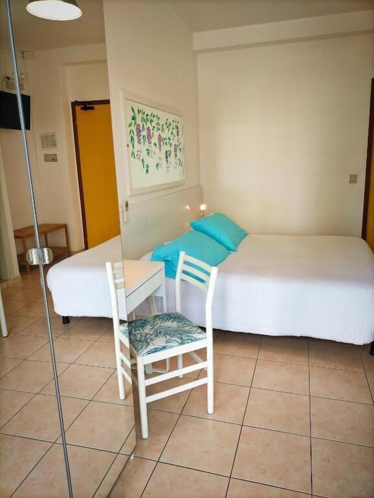 Le Petit Hotel