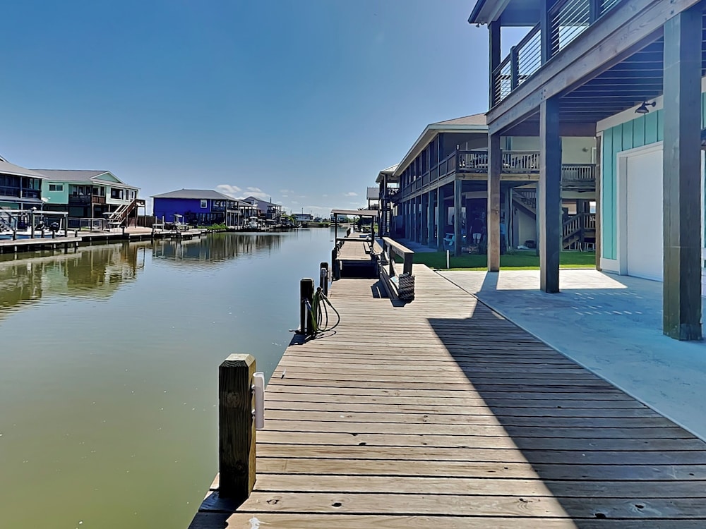 The Salty Dog at Copano Bay by Miss Kitty’s