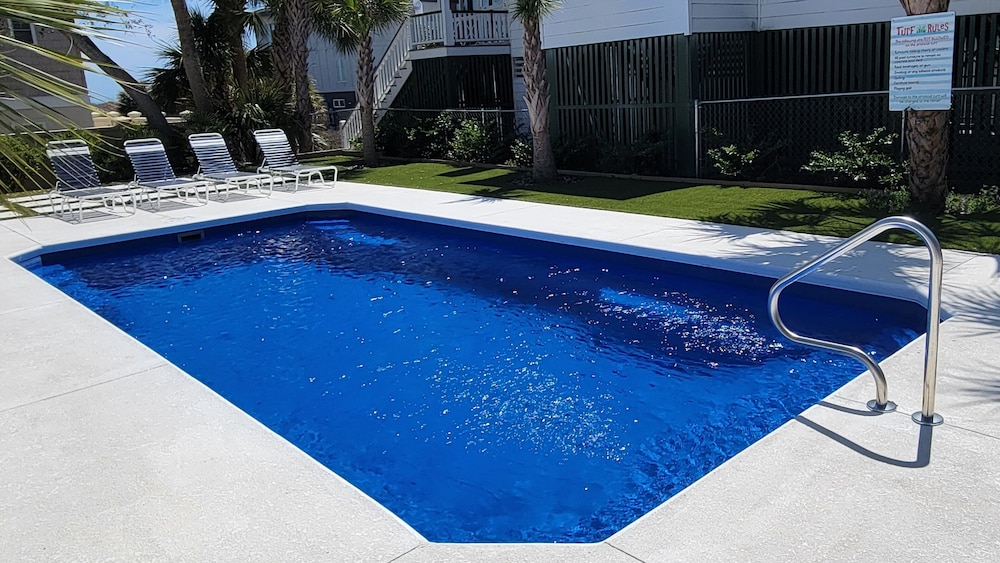 Twelve Palms Cottage by Tybee Vacation Rentals