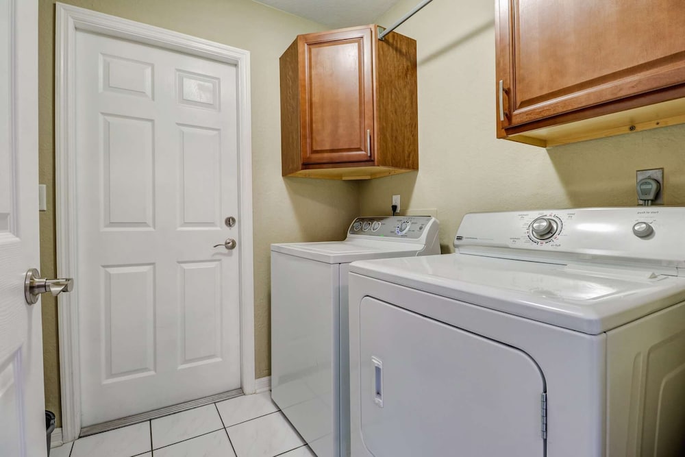 2721 SW 42nd LN view 3