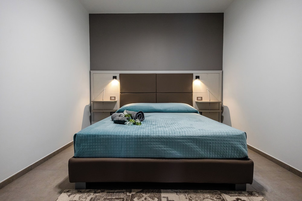 La Collina di Montegrappa - Suites with Heated Private Pool - Suites with Shared Pool