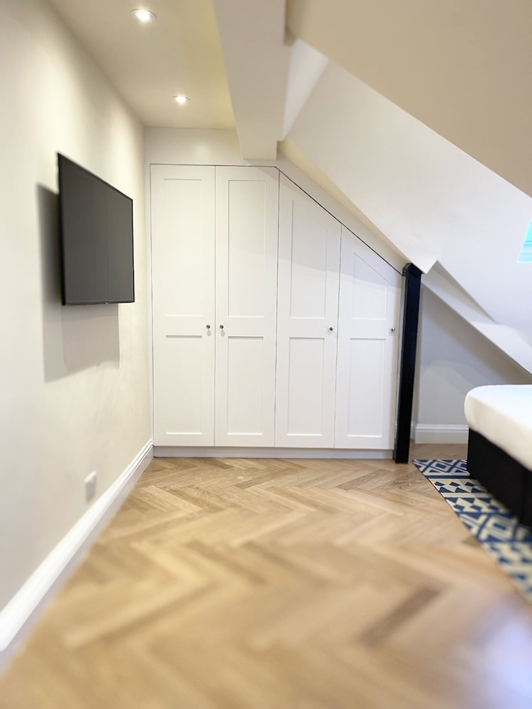 Glenlyn Hotel & Apartments