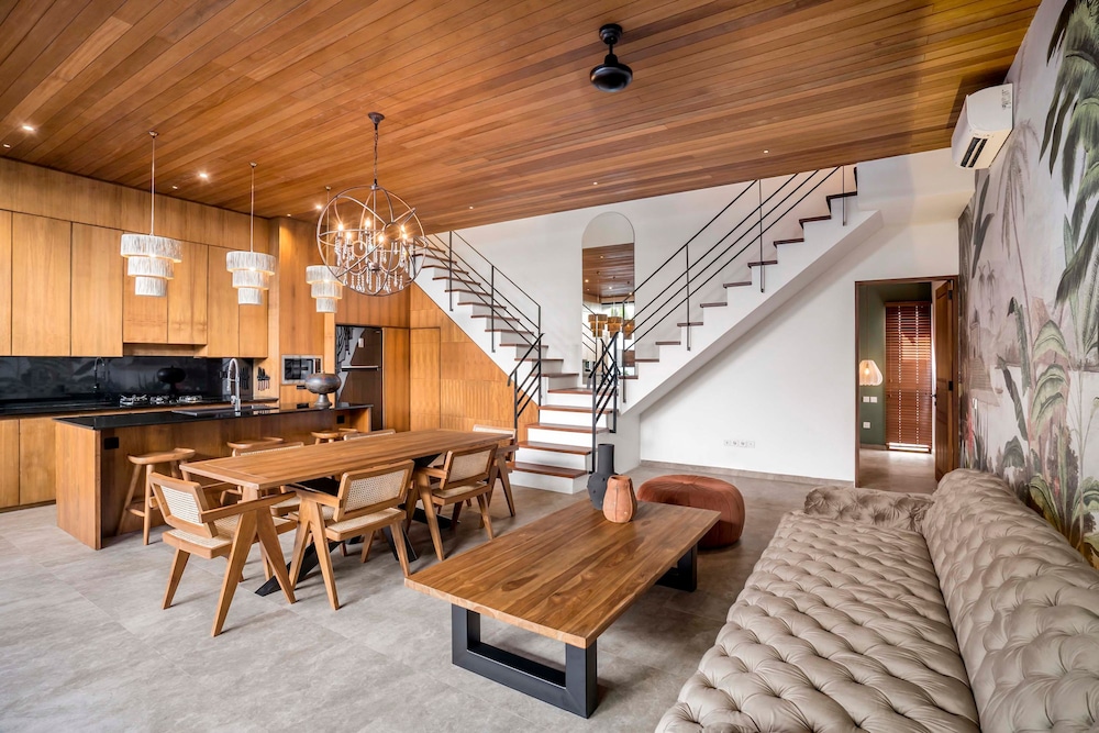 Nusantara Loft 3 Raijua by Alfred in Bali - Stunning 3 BD Loft w Private Pool Near the Beach Pererenan Beach - Canggu
