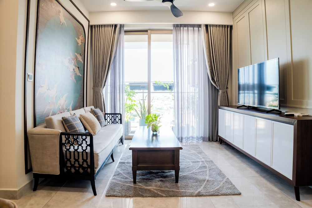 Midtown Premium Apartments