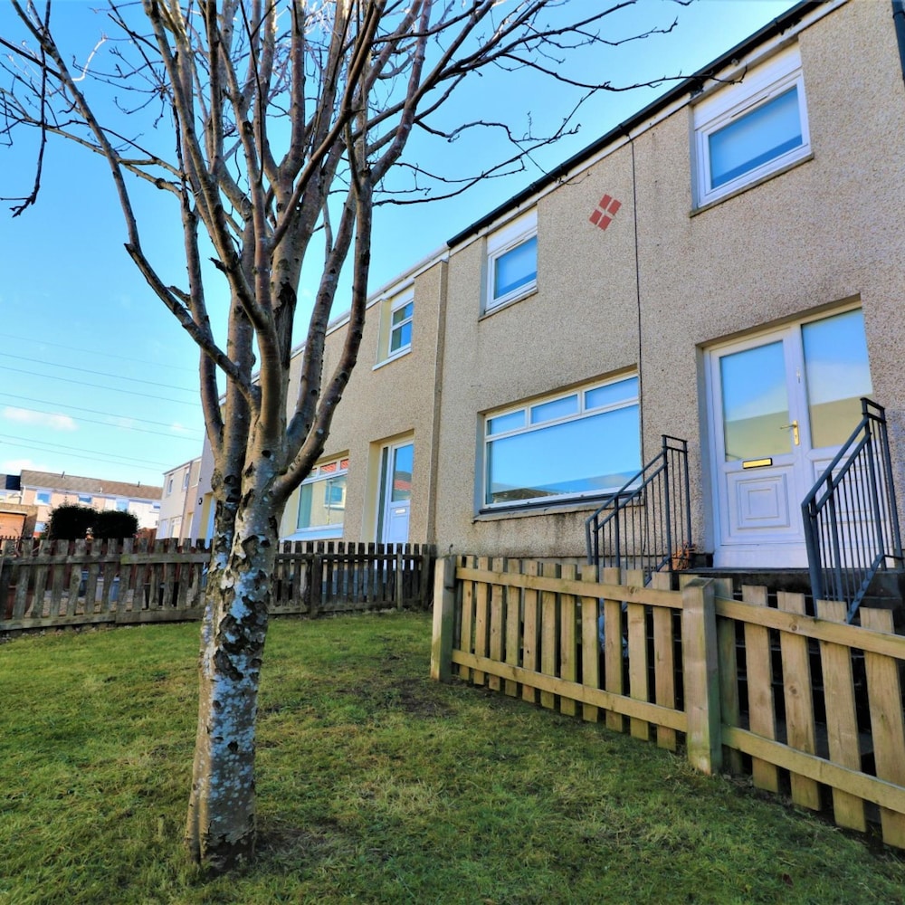 Honeywell House - Airdrie view 3