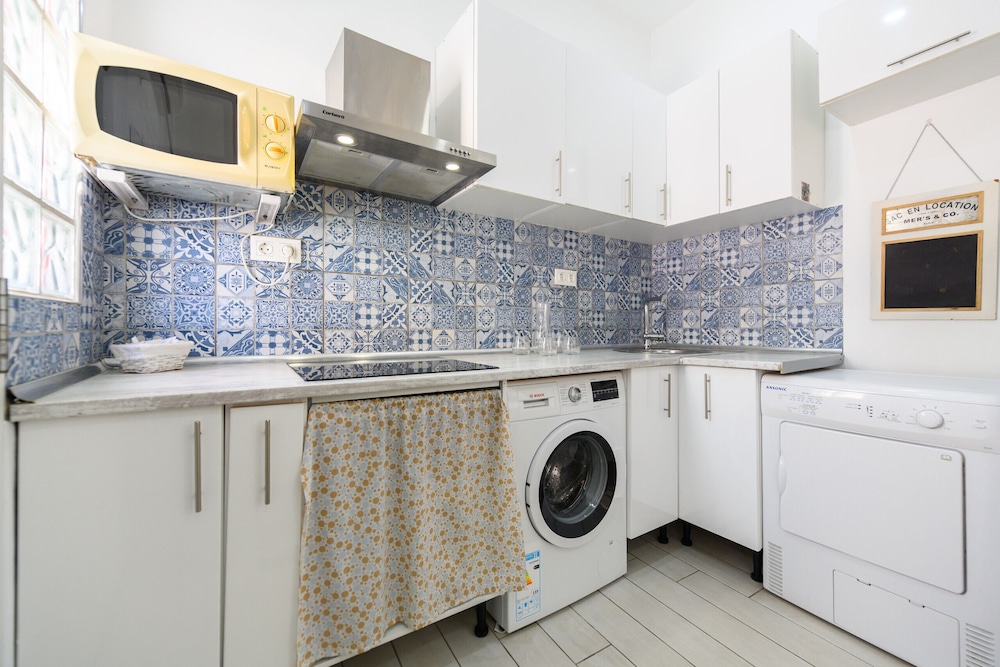 M Sfu73 Estudio Moderno con Terraza Privada en Ma