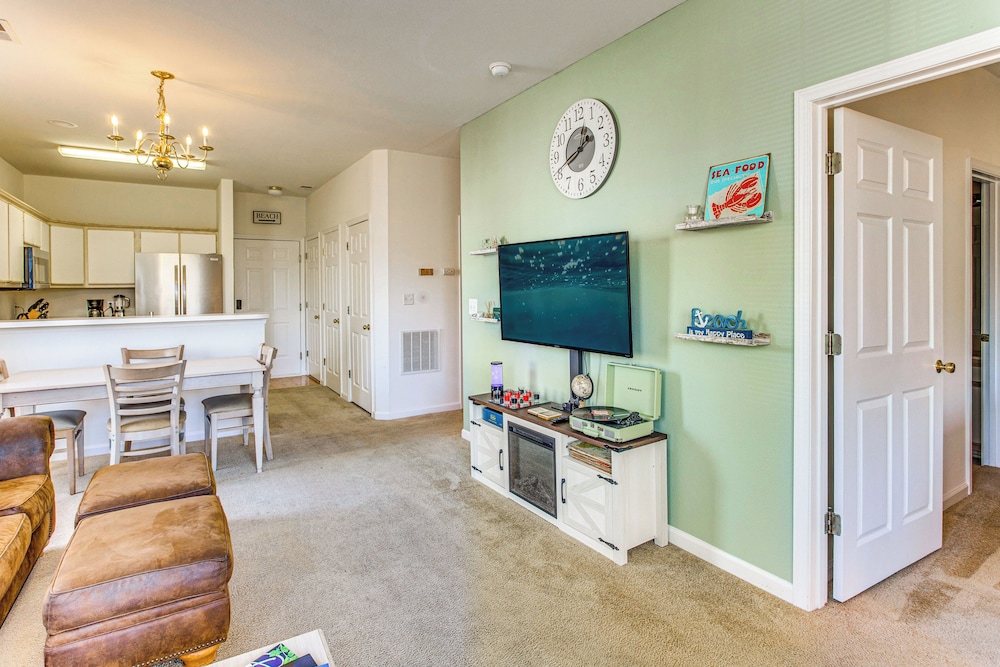 Myrtle Beach Condo: 6 Mi to Ocean!