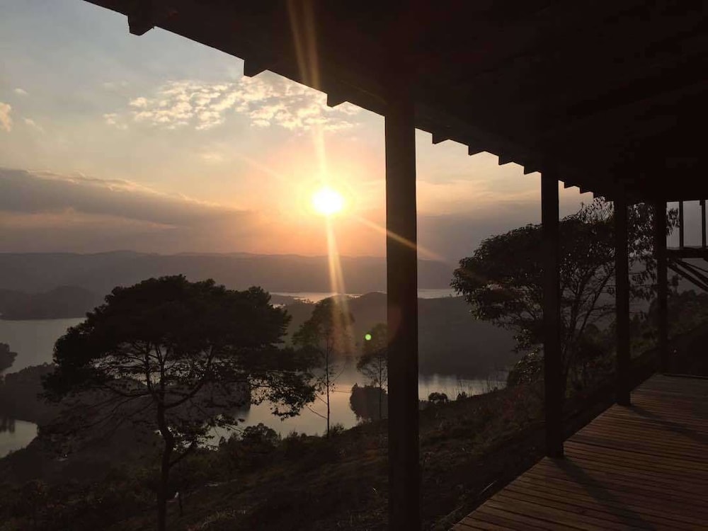 Arcadia Lodges Lake Bunyonyi