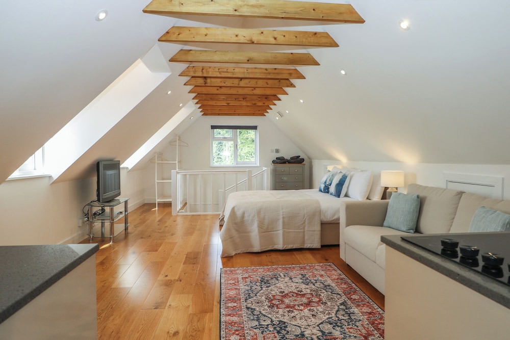 Thames Retreat
