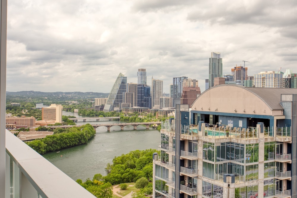 Saxon by Avantstay Brand New Condo in Austin w/ Amazing Amenities - Image 3