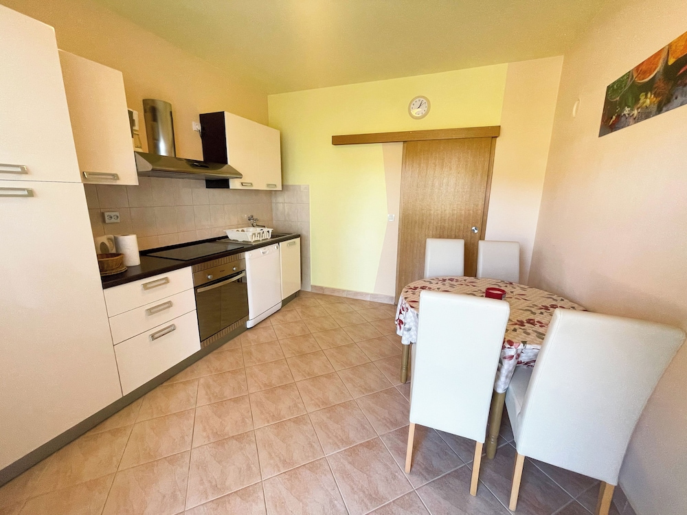 Apartment Combaj 3
