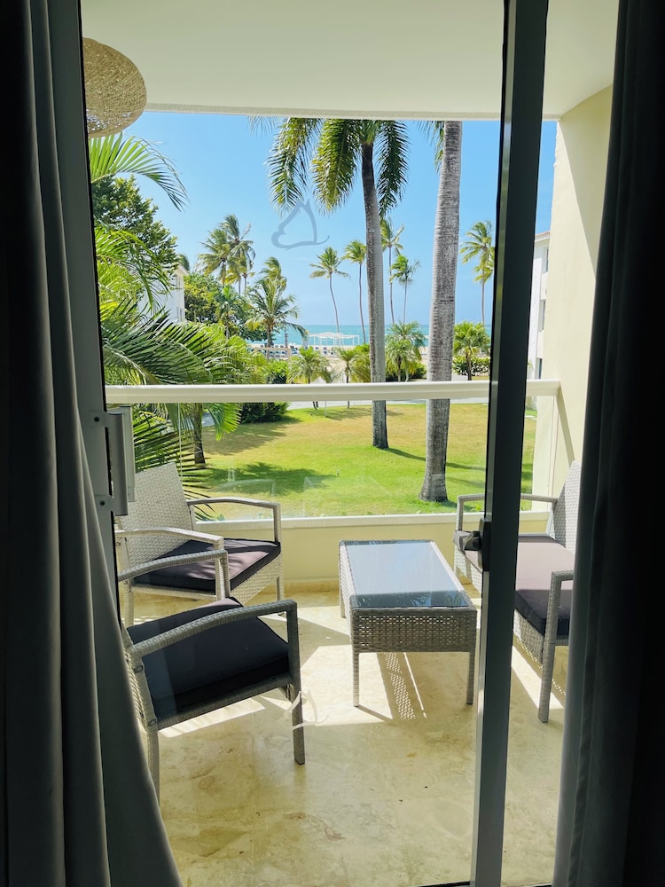 Playa Dorada King Bed Beachfront