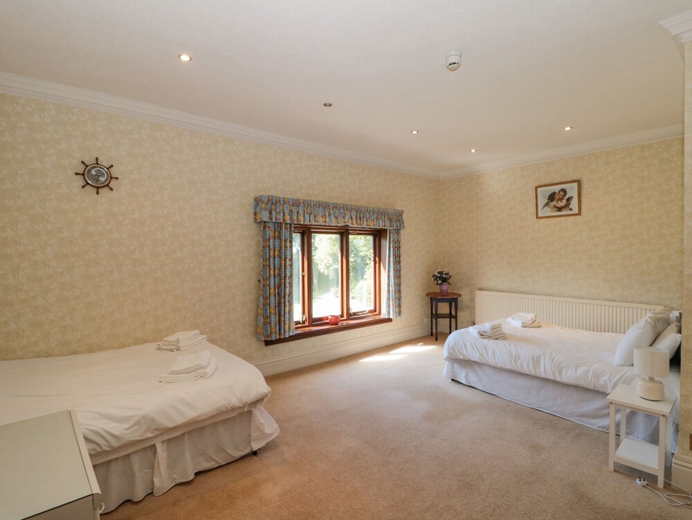 Highcliffe Manor