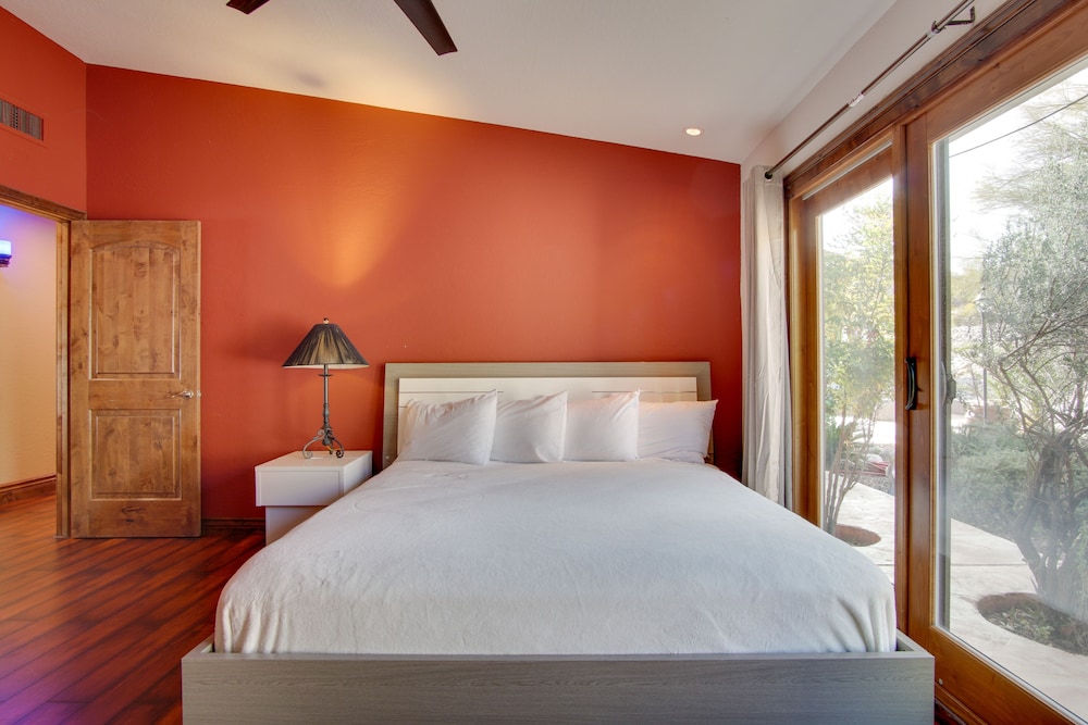 Luxe Catalina Foothills Hideaway w/ Private Pool view 4