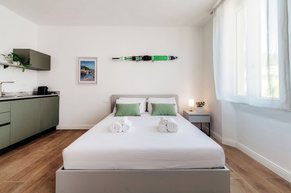 Casa Batèl Suites & Apartments