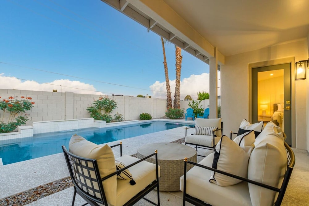 The Kingsley Custom Heated Pool Chef Kitchen Chess