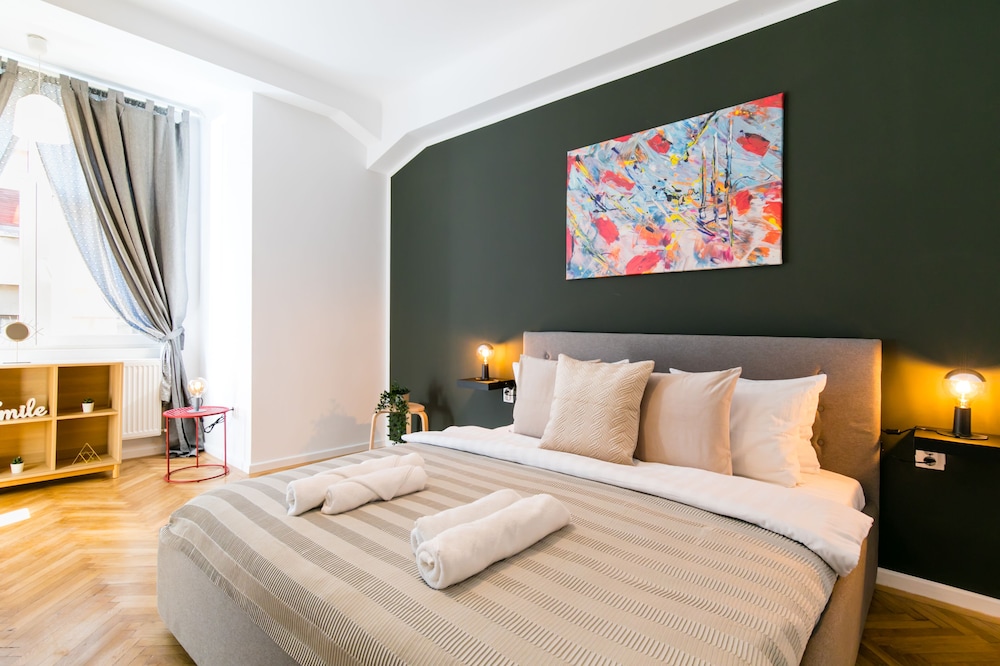 Homey - Strada Sfintilor 5 view 4