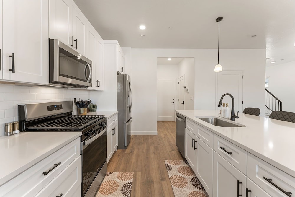 Ripples And Rocks Adventure House 4 Bedroom Townhouse